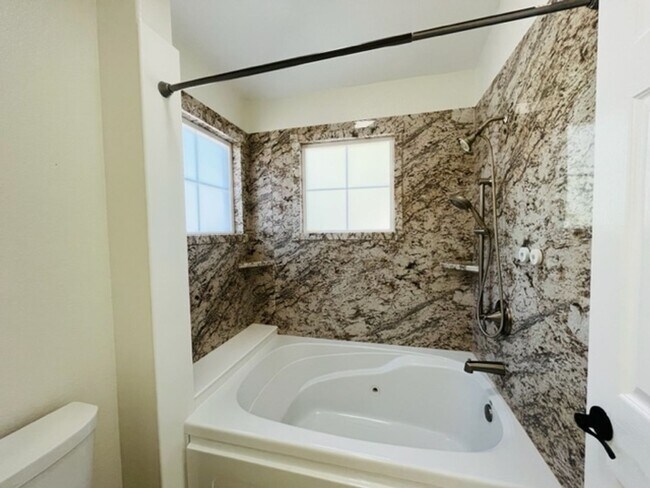 Building Photo - Move-in Ready 3BD/2.5BA, Two-Story Home in Stony Brook in Downtown Danville