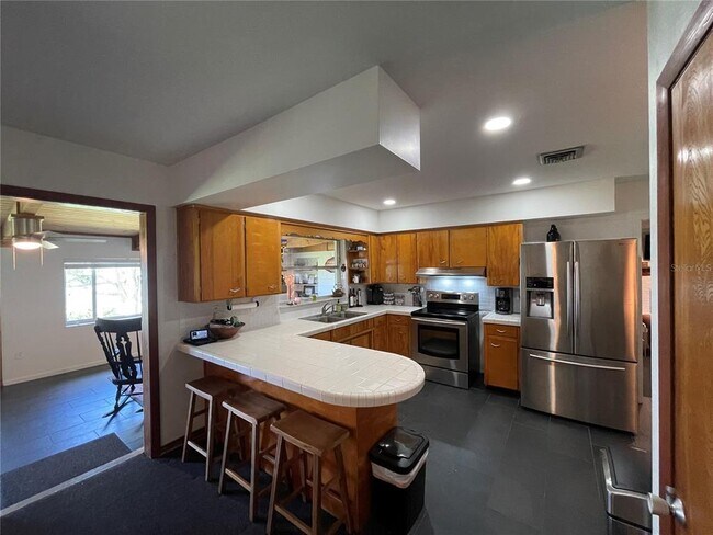 Building Photo - 879 S Terrace Dr
