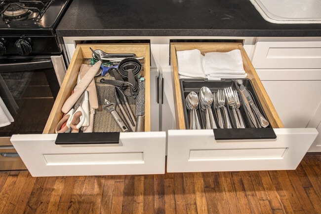 Building Photo - 37 Gold Ave NW