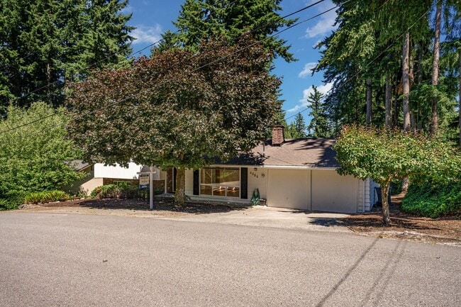 Building Photo - 3bd/2.5ba Bellevue House
