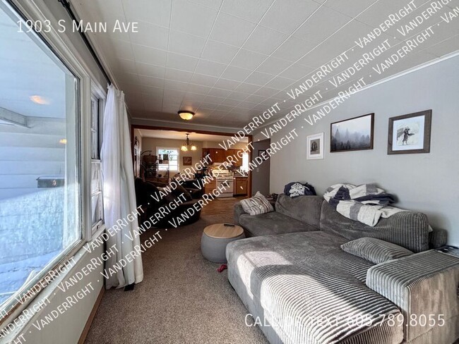 Building Photo - 1903 S Main Ave