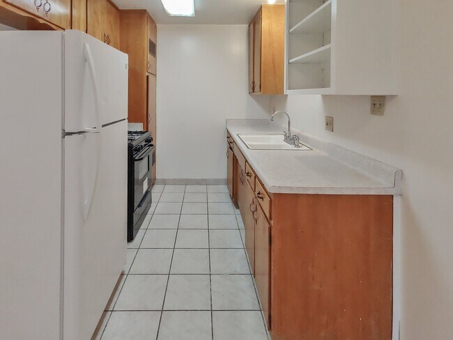 Building Photo - 213 Panamint Ave