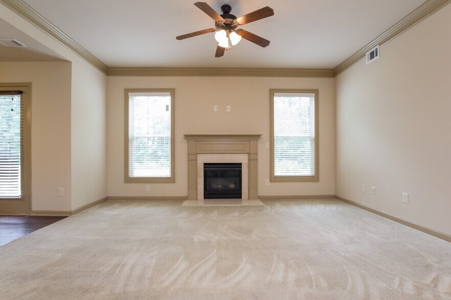 Building Photo - 1828 Bridle Rd