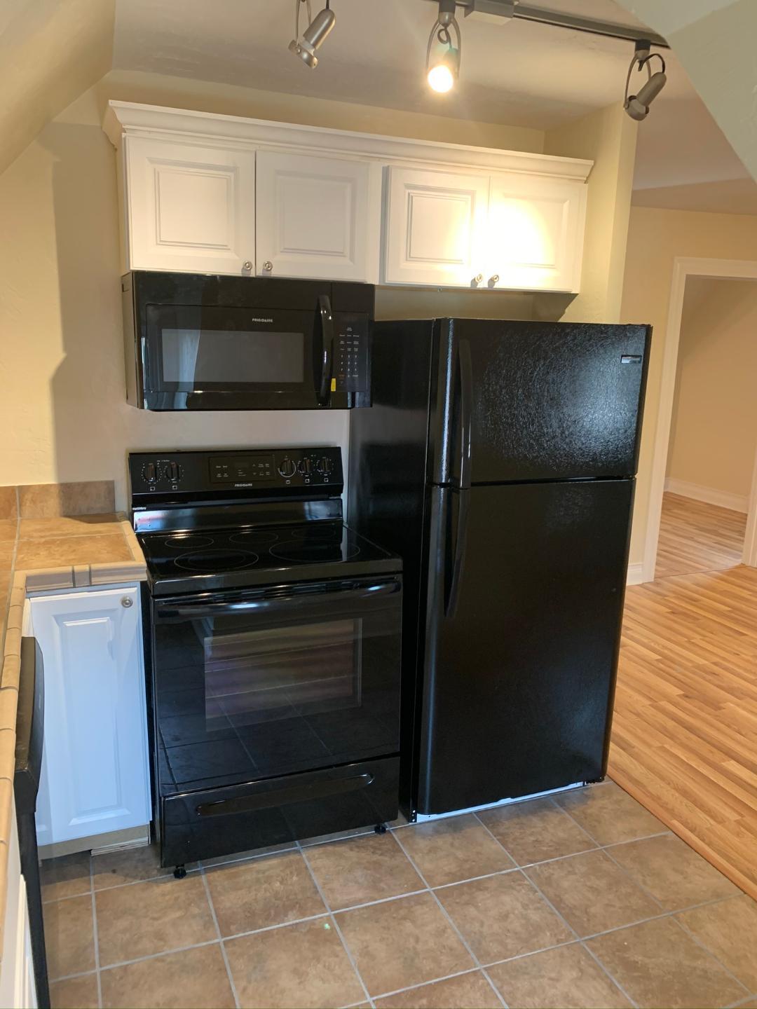 Building Photo - 218 S St Clair St