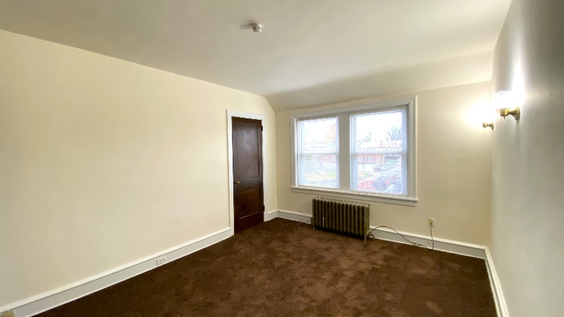 Building Photo - 300 W 31st St