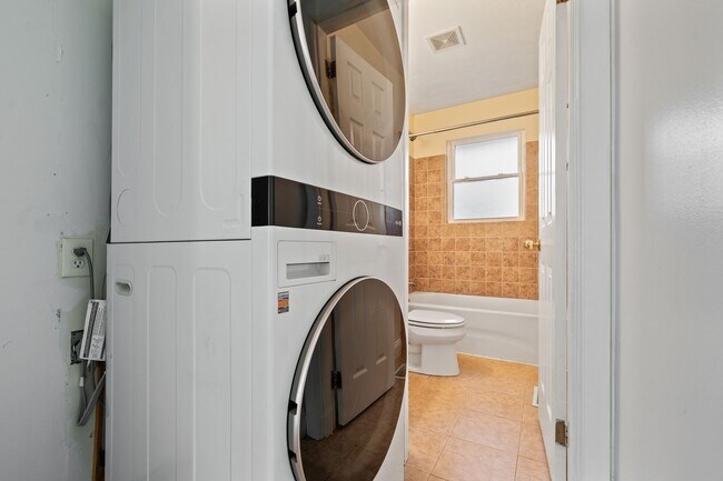 Building Photo - Charming All-Brick 3 Bedroom Durham Rental –  Available NOW!