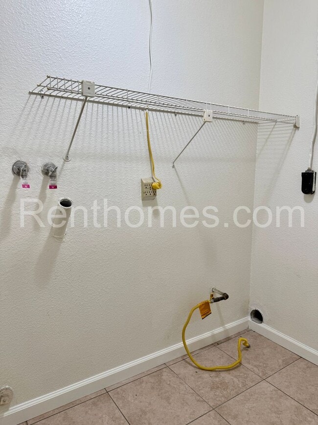 Building Photo - 8575 Keystone Ct