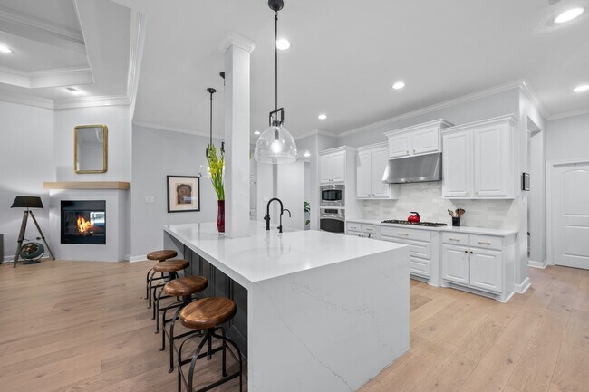 Building Photo - 27 Fury Ranch Pl