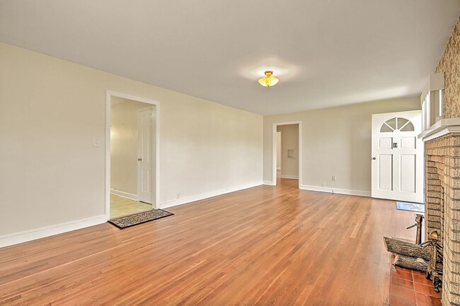 Building Photo - 1212 Tusculum Blvd