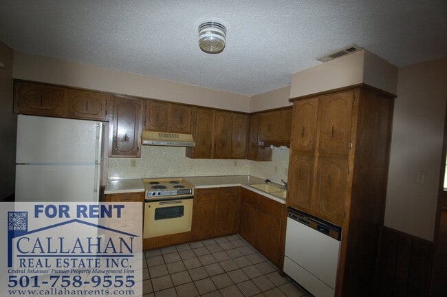 Building Photo - 8204 Woodview Dr E