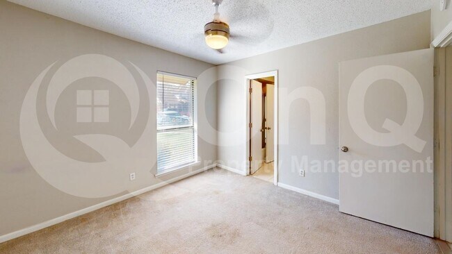 Building Photo - 69 Lakewood Dr