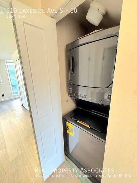 Building Photo - 510 Lakeside Ave S