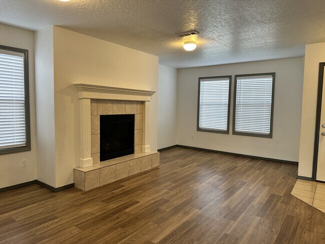 Building Photo - 3416 Parktrail Ct