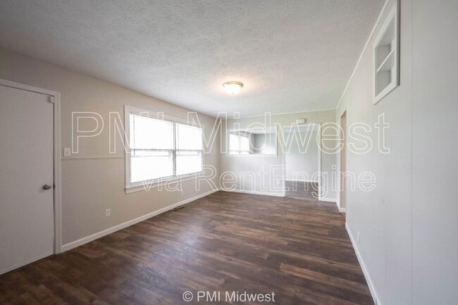Building Photo - 126 Lewis Dr