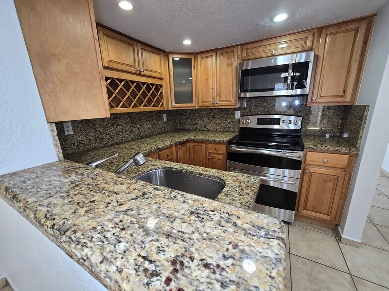 Building Photo - 2270 W 54th Pl