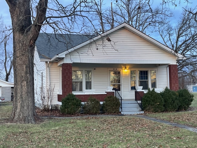 Building Photo - 614 Hwy 44 W