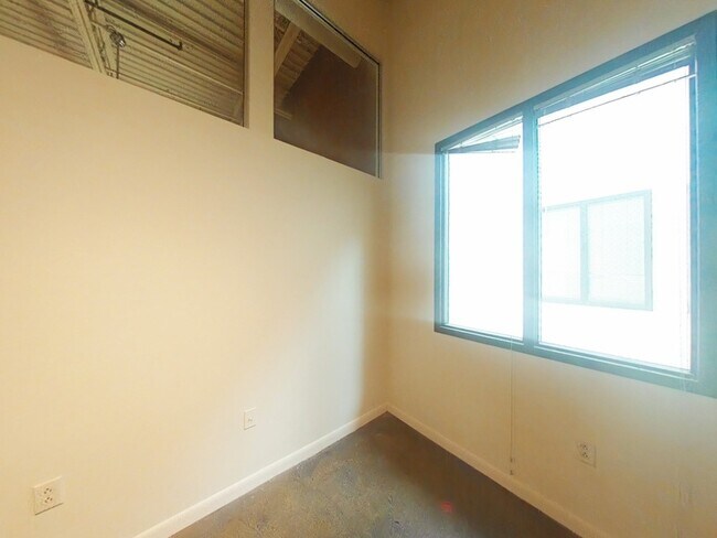 Building Photo - 1101 W Marshall St