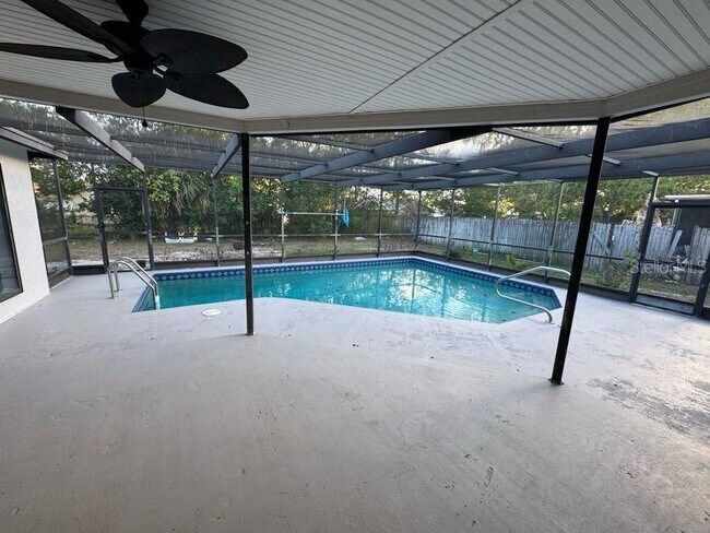 Building Photo - 8208 Wooden Dr