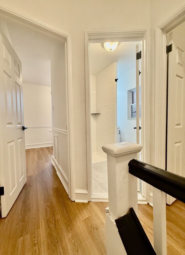 Building Photo - Just RENOVATED open floorplan 3 BED/1 BA H...