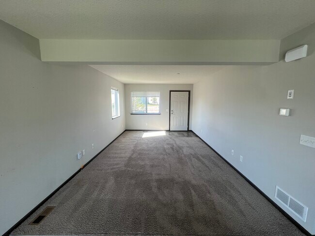 Building Photo - 5207 Foxfield Dr NW