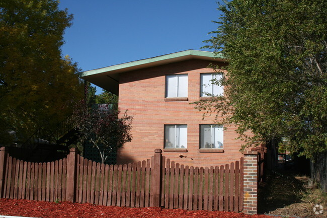 The Clay - Clay Street Apartments