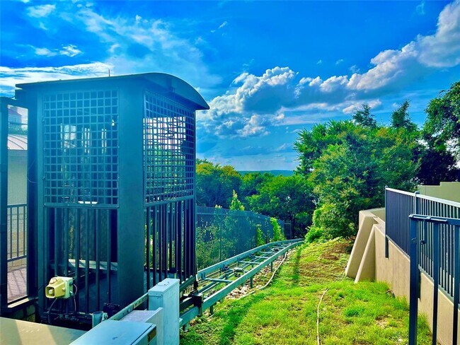 Building Photo - 2918 Ranch Rd 620 N