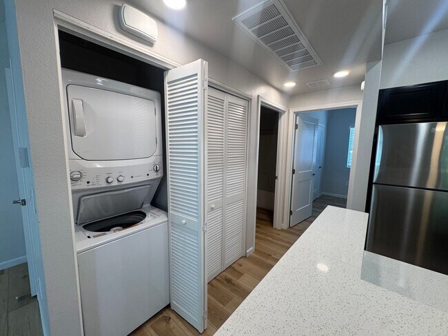 Building Photo - Brand New 1-Bedroom Unit for Rent – Centra...