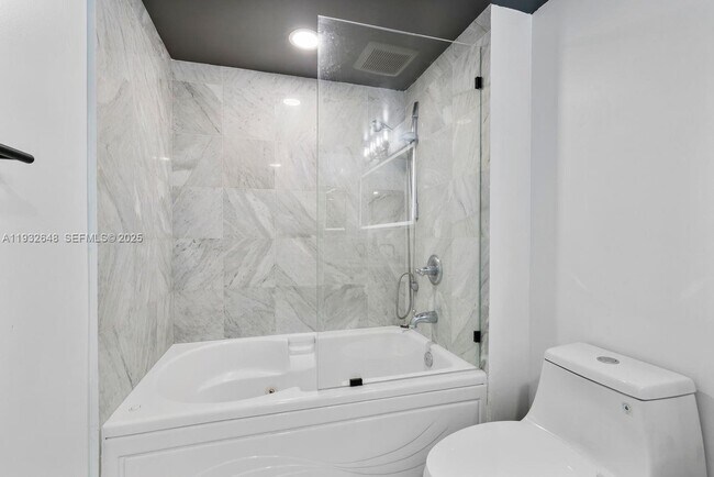 Building Photo - 31 SE 5th St