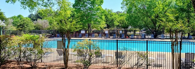 Building Photo - Close to Parks, Shops & Schools — Live Where Convenience Matters