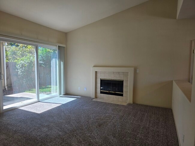 Building Photo - 2412 Summercreek Dr
