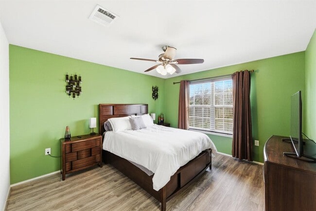 Building Photo - 1905 Espino Cove