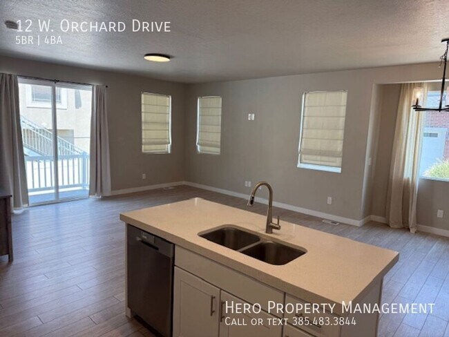 Building Photo - 12 W Orch Ln