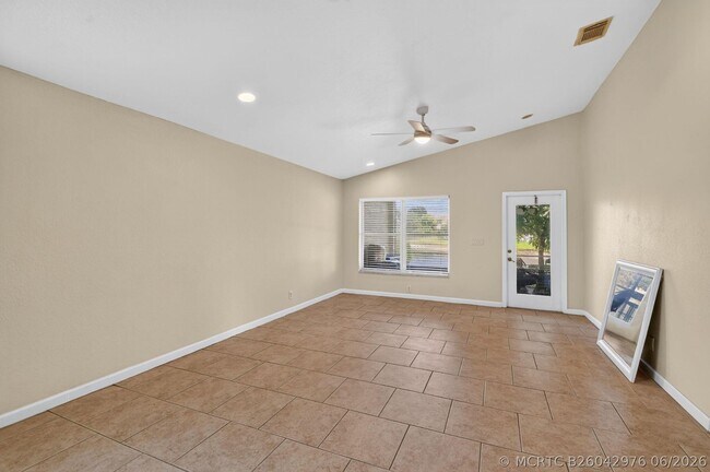 Building Photo - 1107 Big Torch St