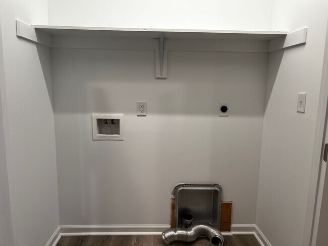 Building Photo - 723 Burks Hill Rd