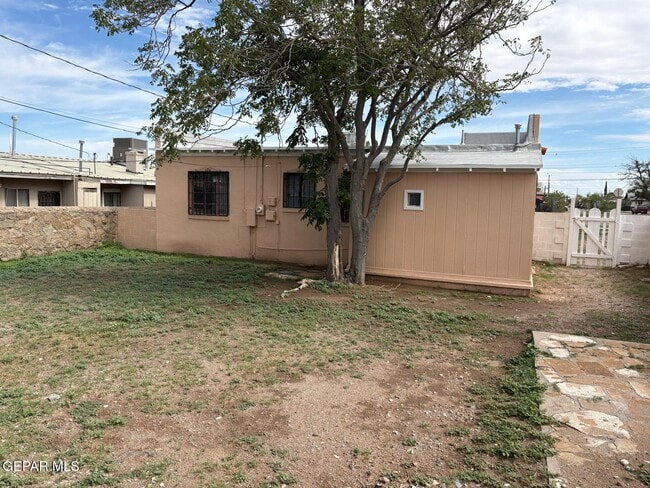 Building Photo - 3801 Mountain Ave