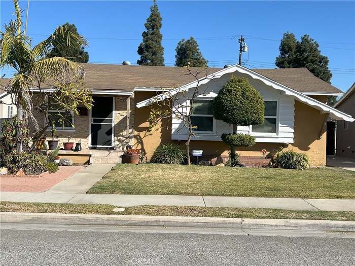 Primary Photo - 1 Dalaman Ave