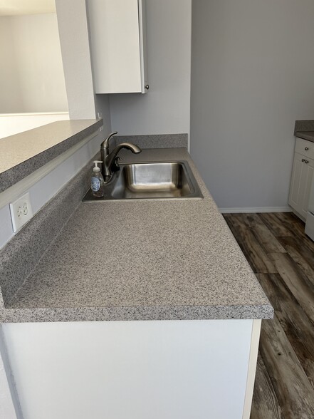 Kitchen - 5692 Star Rush Dr