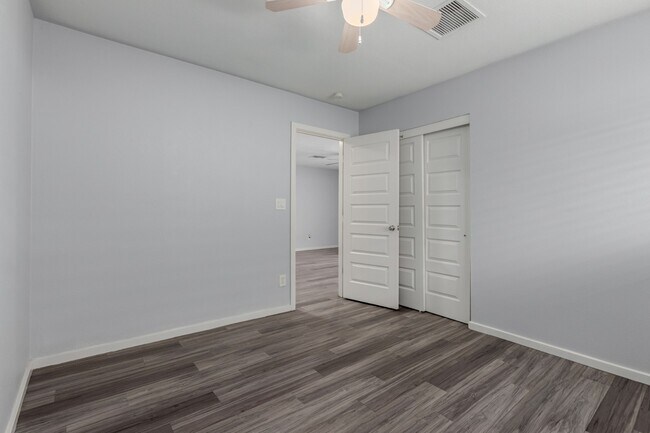 Building Photo - 2 bedroom 1 bathroom