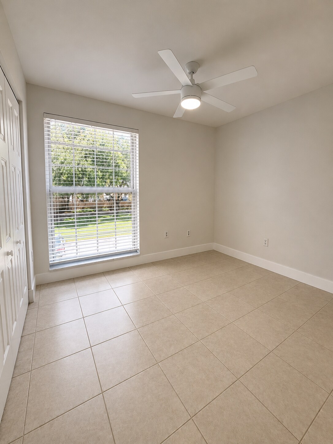 Building Photo - 7160 Fairway Dr