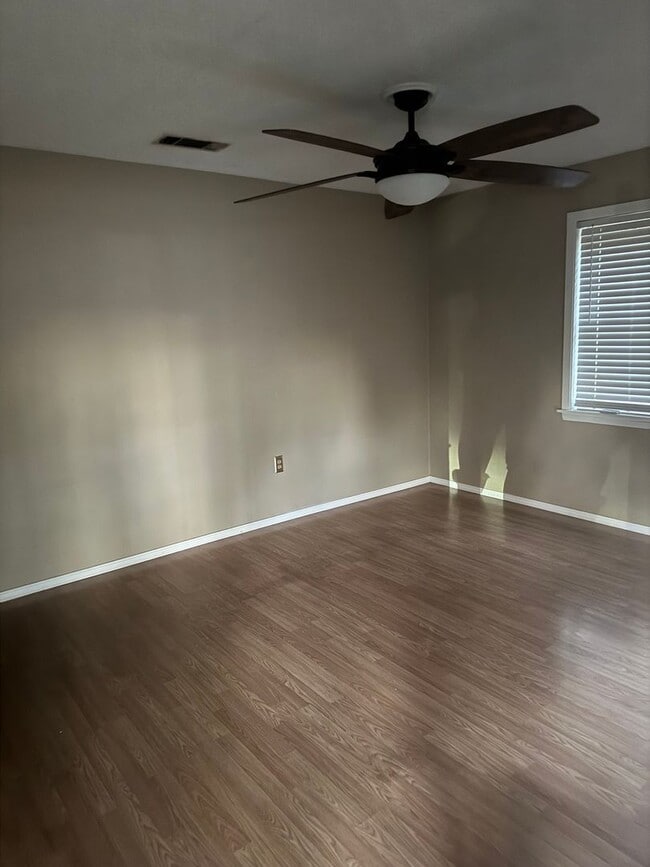 Building Photo - 1029 W Bert Kouns Industrial Loop