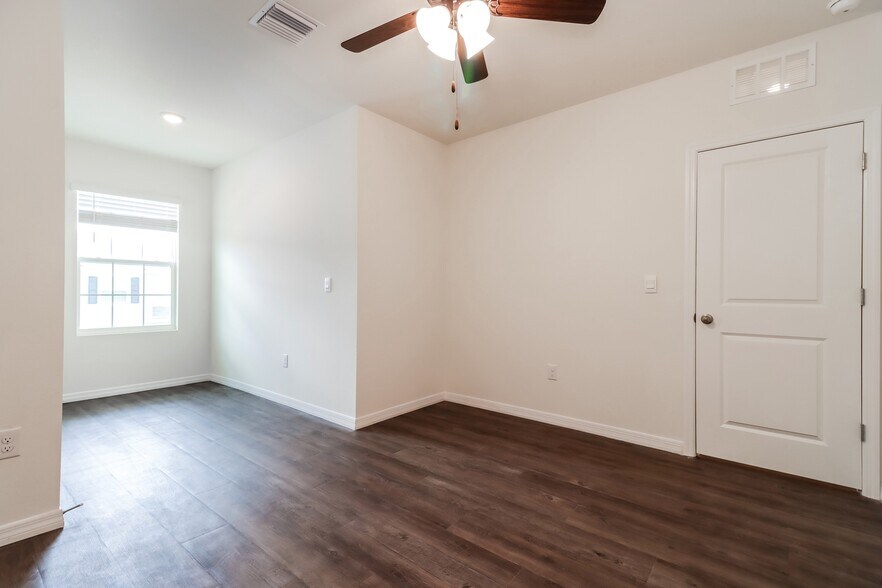 Building Photo - 11835 Stoneport Pl
