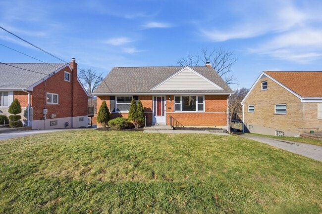 Building Photo - DELHI - Charming Brick Cape Cod 3-4 bed 1.5 bath.