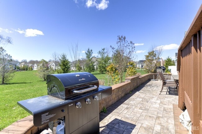 Building Photo - 6 Michelangelo Dr