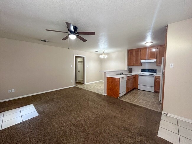 Building Photo - 2 Bed 2 Bath, Bridgeport TX
