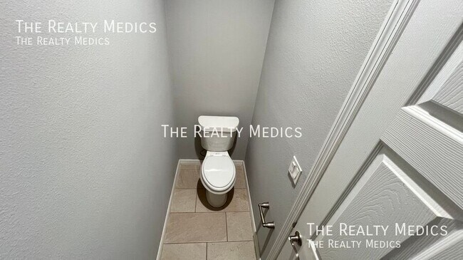 Building Photo - 1342 Defender St NW