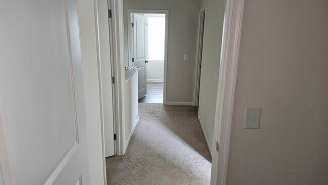 Building Photo - Modern Comfort Meets Southern Charm – 4-Be...