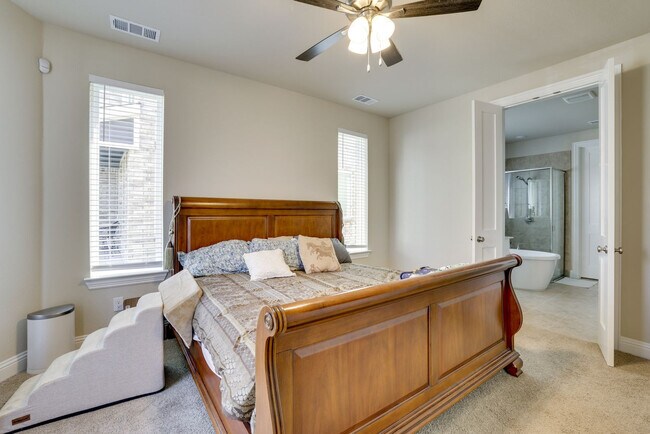 Building Photo - 12718 Mdw Gln Trl