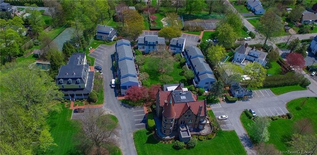 Building Photo - 364 Bellevue Ave