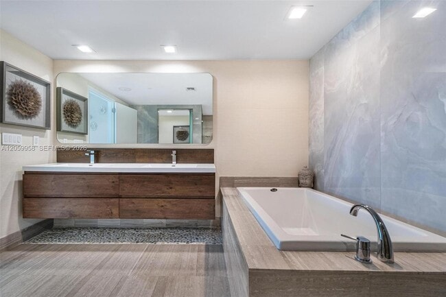 Building Photo - 3951 S Ocean Dr