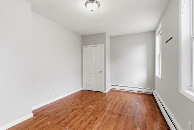 Building Photo - 154 South St